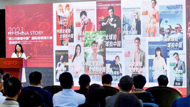 选择文化传媒公司时，要关注公司的资质和实力。以下是一些考察要点：